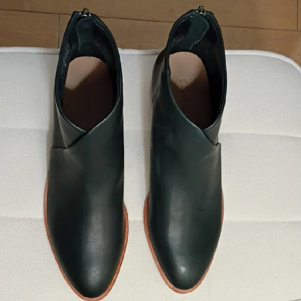 Soludos Stylish Women's Leather Shoes - Black - Picture 1 of 3